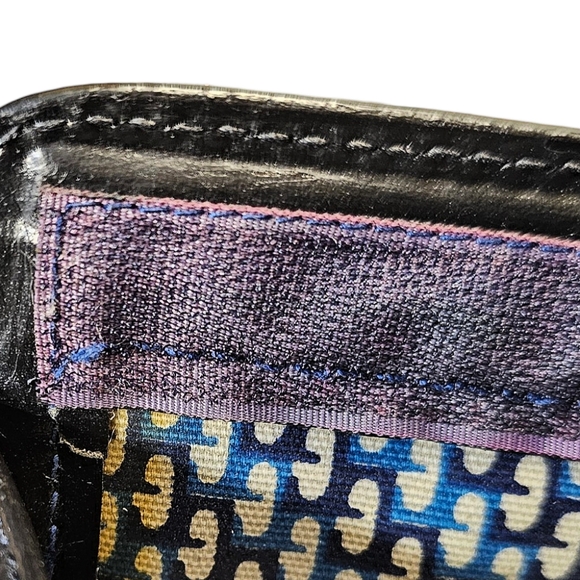 GUCCI CLUTCH - Picture 11 of 14